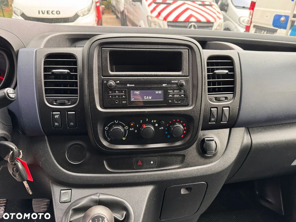 Opel VIVARO BRYGADÓWKA 6 MIEJSC KLIMATYZACJA - 34