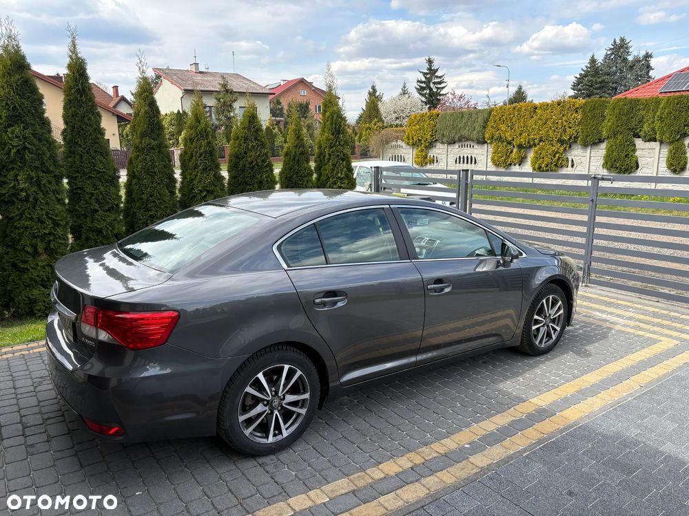 Toyota Avensis 1.8 Premium - 5