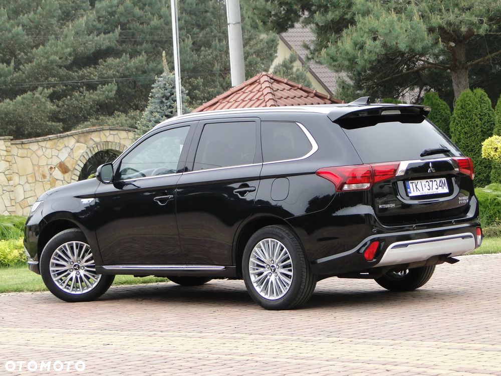 Mitsubishi Outlander Instyle + - 10