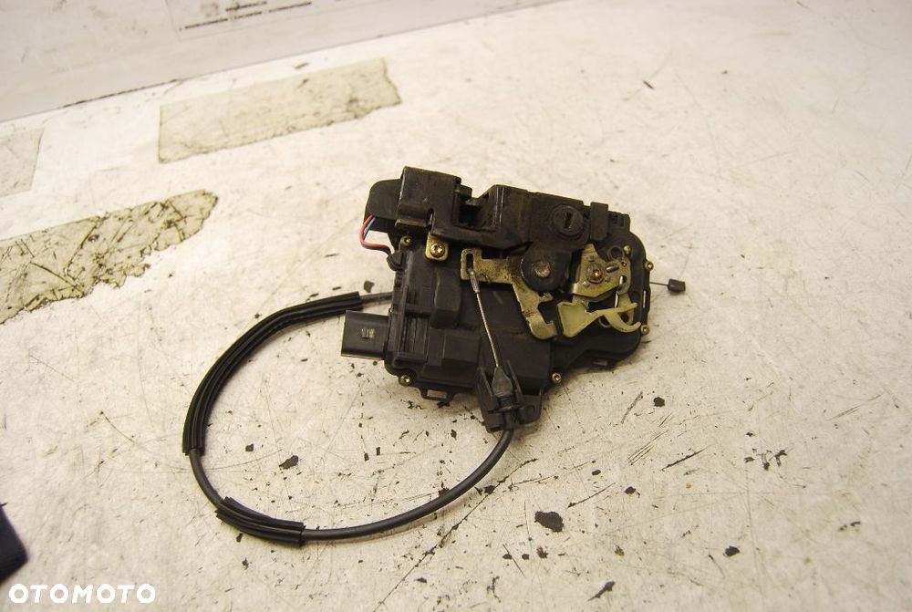 ZAMEK DRZWI LEWY TYŁ 6 PIN 3B4839015M LEON I OCTAVIA I VW PASSAT B5 GOLF IV BORA 3B4839015M VW POLO IV SKODA FABIA II - 11