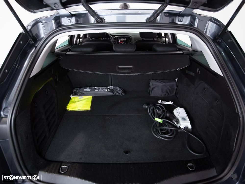 Renault Mégane Sport Tourer 1.6 E-Tech Plug-In Limited - 12
