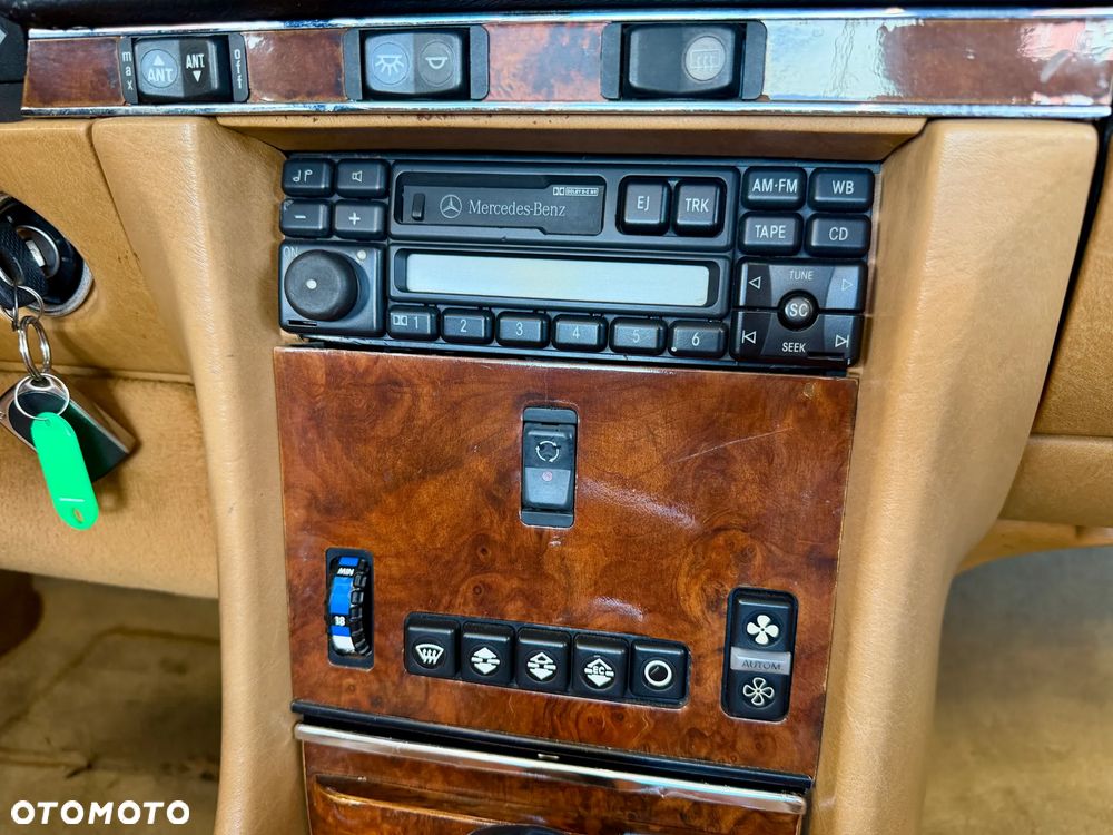 Mercedes-Benz SL - 24