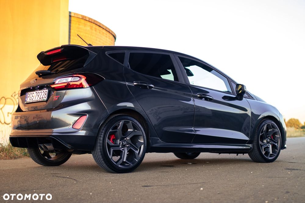 Ford Fiesta - 9