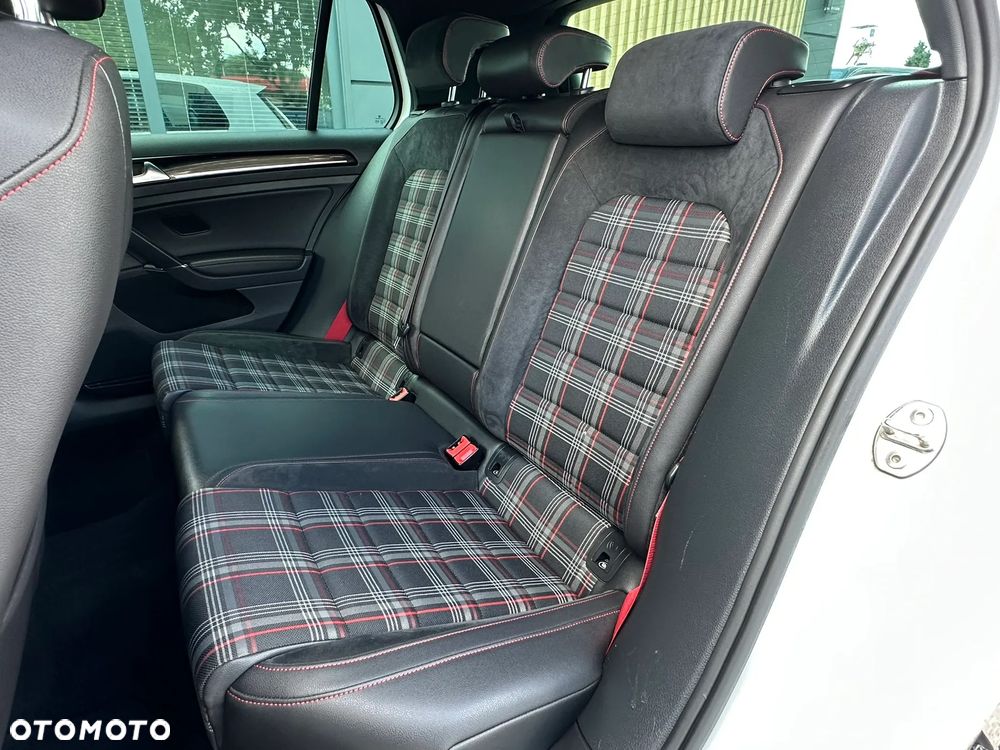 Volkswagen Golf GTI BlueMotion Technology DSG - 30