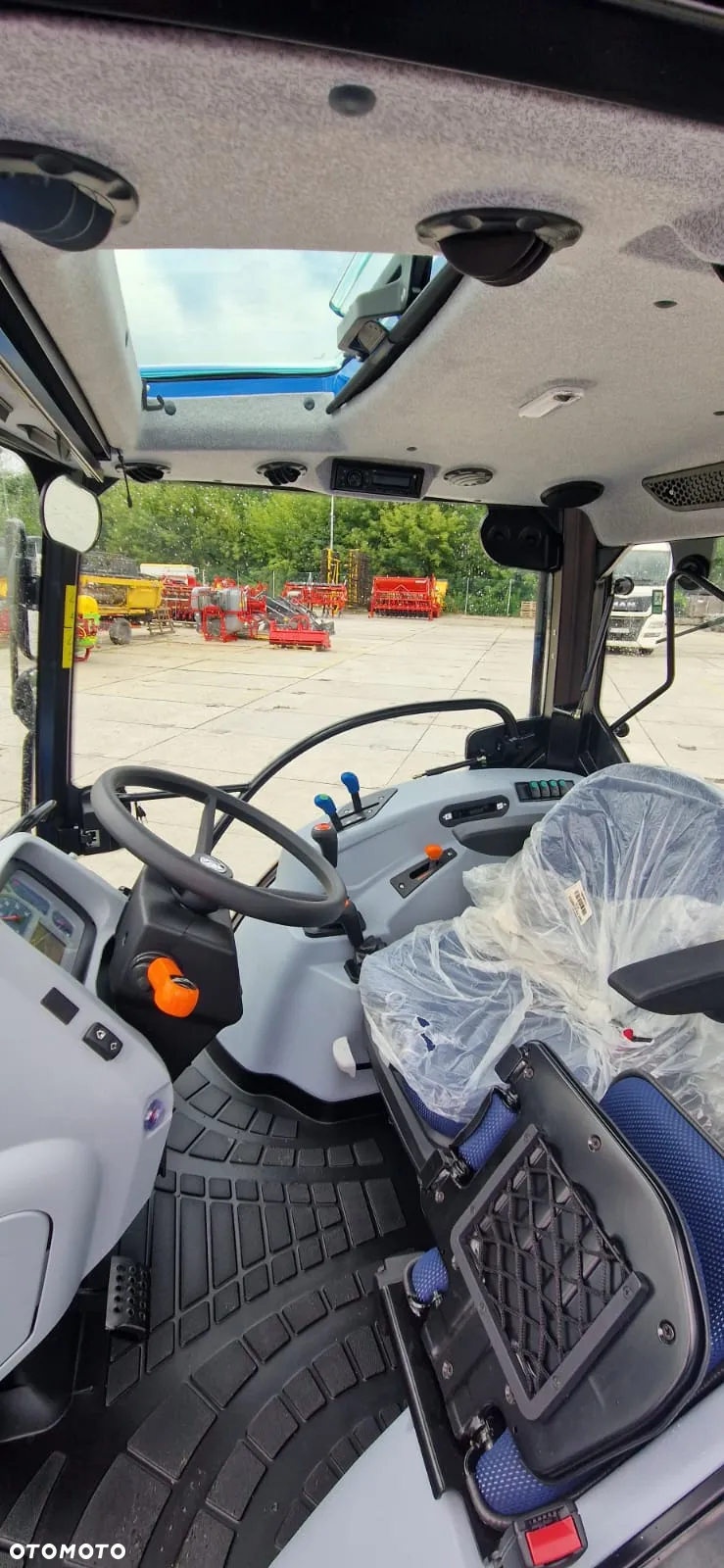 New Holland T4.75S - 9