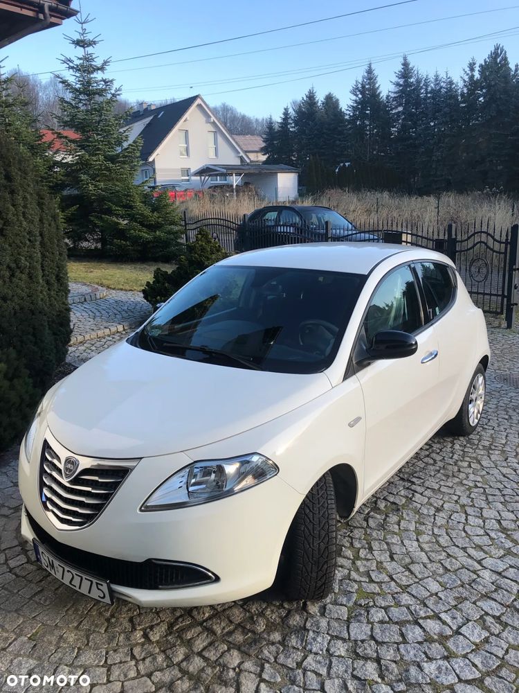 Lancia Ypsilon 1.2 8V Elefantino S&S - 11