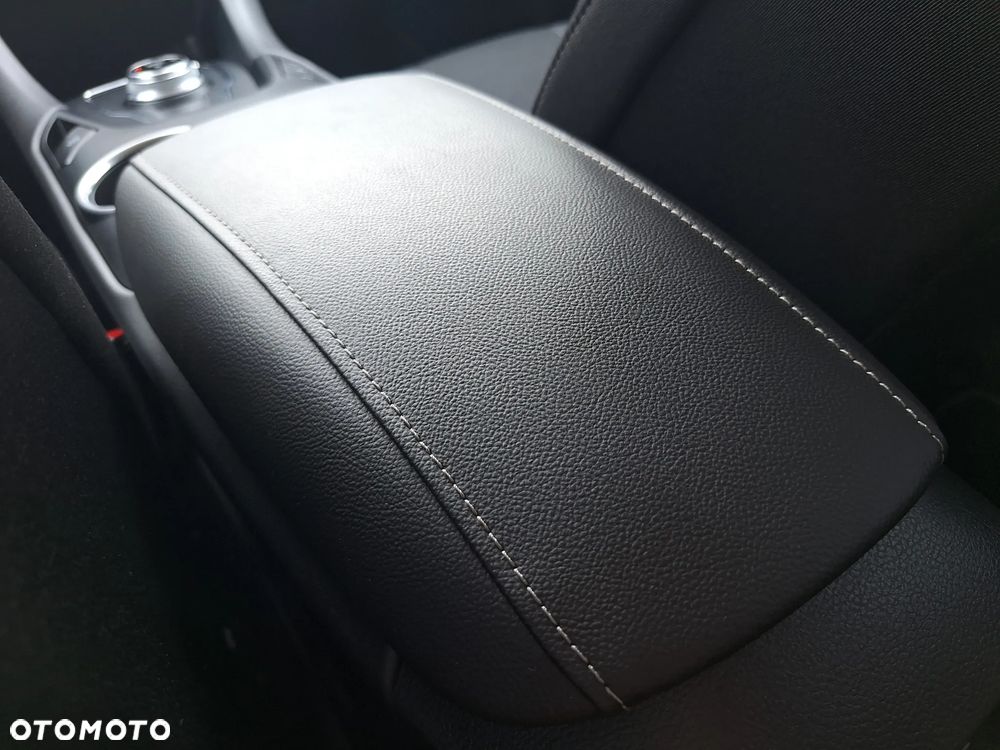 Ford Mondeo 2.0 EcoBlue Titanium - 32