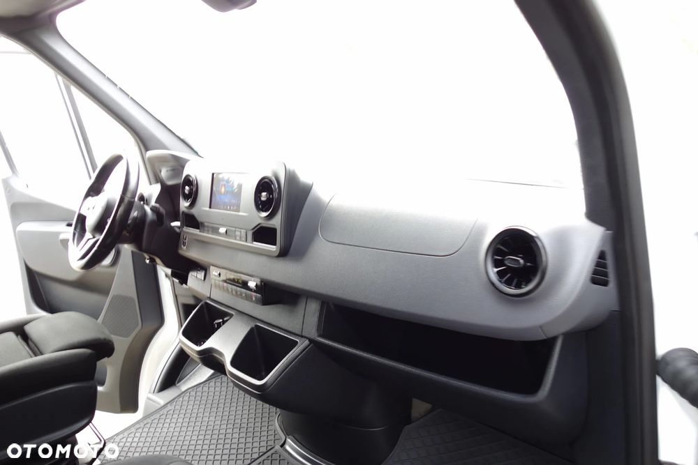 Mercedes-Benz Sprinter 3.0 CDI Automat 190 KM Kontener +Winda  750 kg. - 20