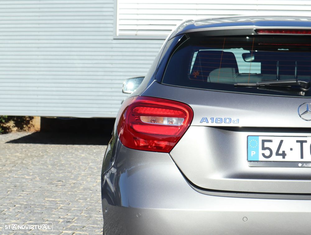 Mercedes-Benz A 180 d Urban - 13