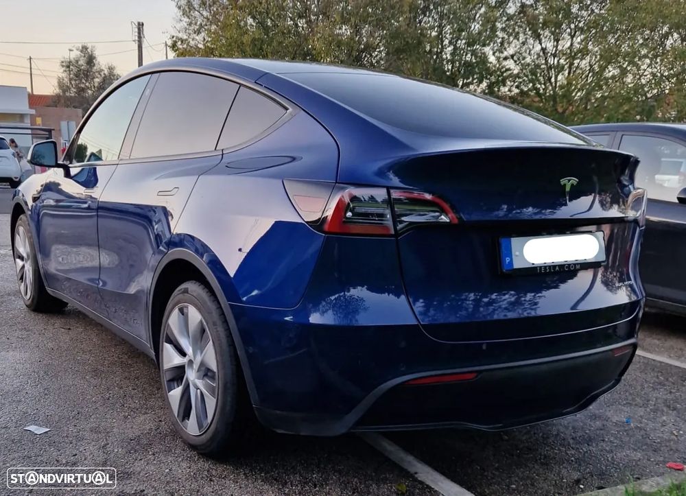 Tesla Model Y Long Range Dual Motor AWD - 4