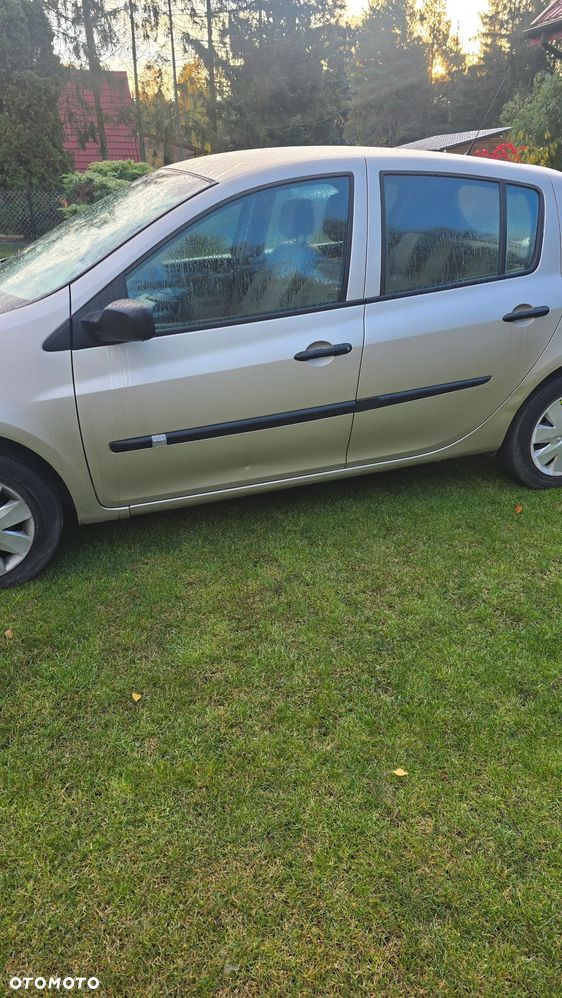 Renault Clio - 1