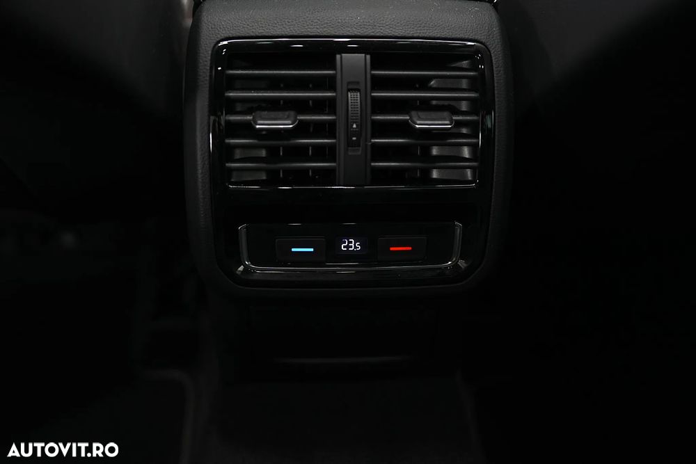 Volkswagen Passat 1.5 TSI ACT DSG R-Line - 28