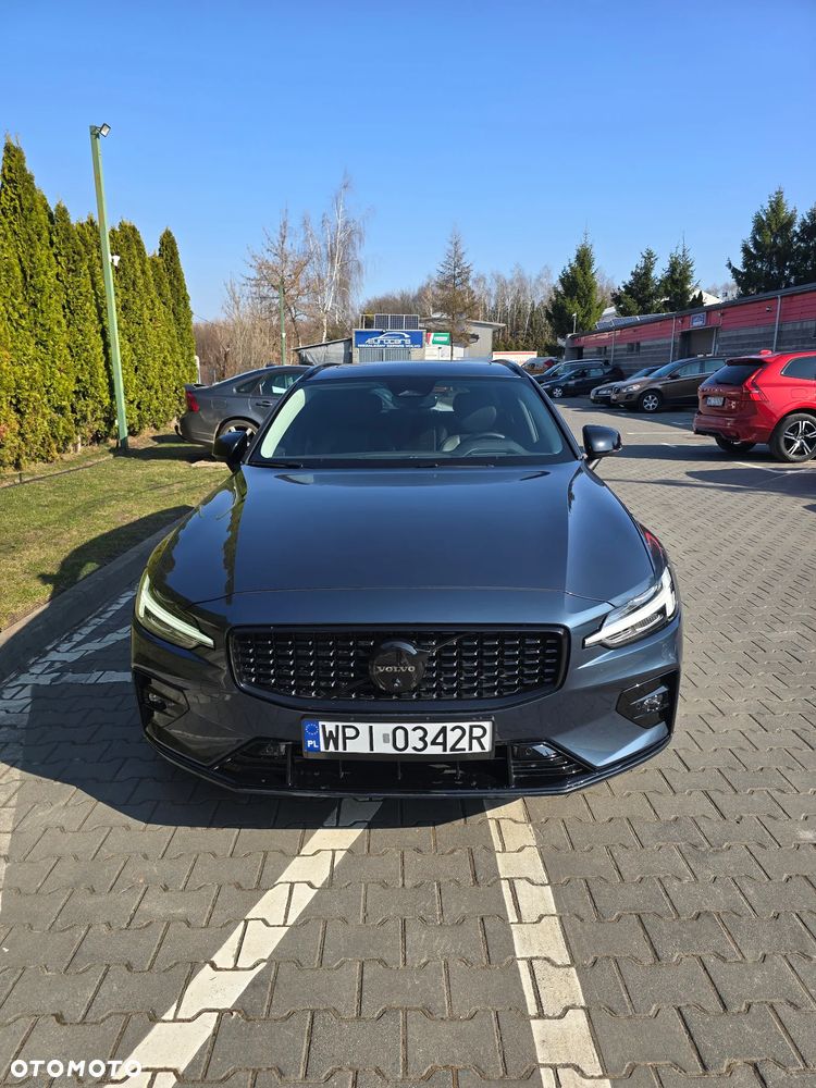 Volvo V60 B4 B DKG Plus Dark - 2
