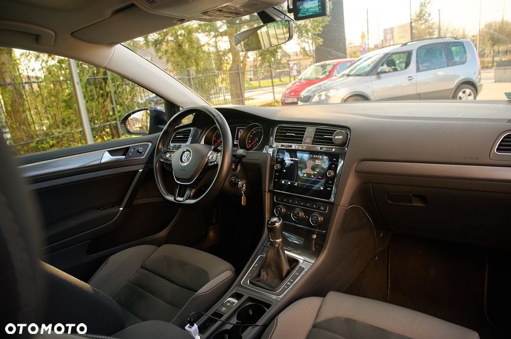 Volkswagen Golf 1.6 TDI SCR Comfortline - 32