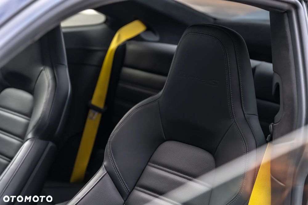 Porsche 911 Turbo S - 26