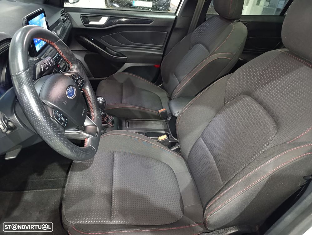 Ford Focus 1.0 EcoBoost MHEV ST-Line - 13