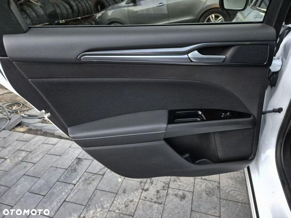 Ford Mondeo - 17