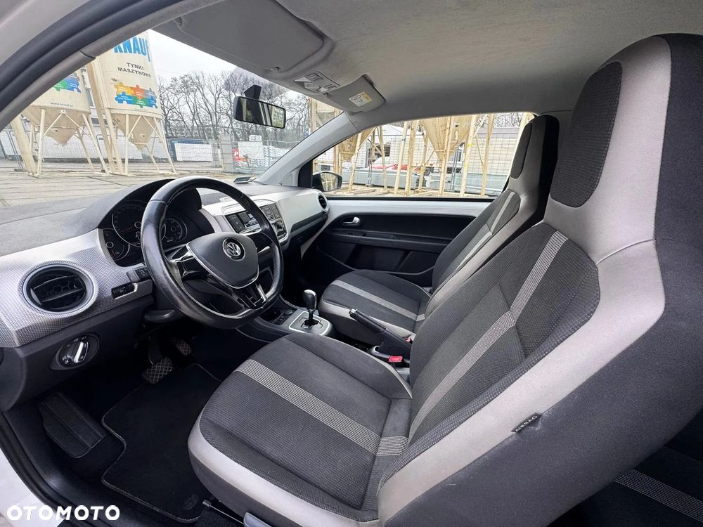 Volkswagen up! - 11