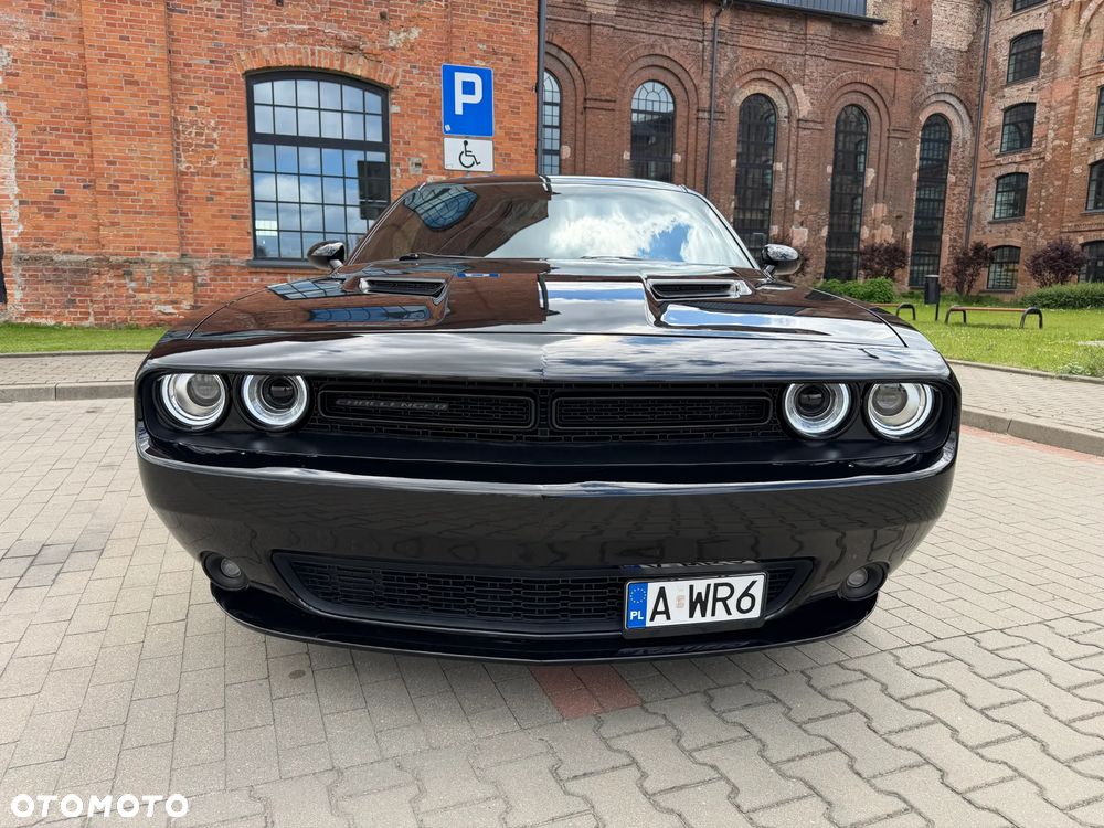 Dodge Challenger - 32