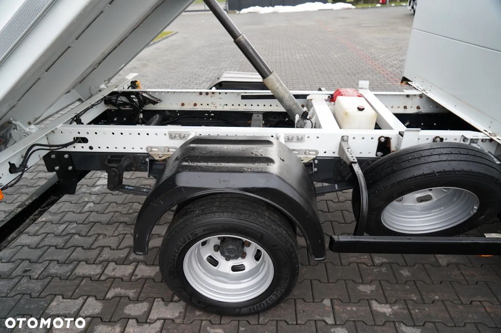 Iveco DAILY 35-140 / WYWROTKA / BRYGADÓWKA / BLIŹNIAK / MANUAL / 6 MIEJSC / - 9