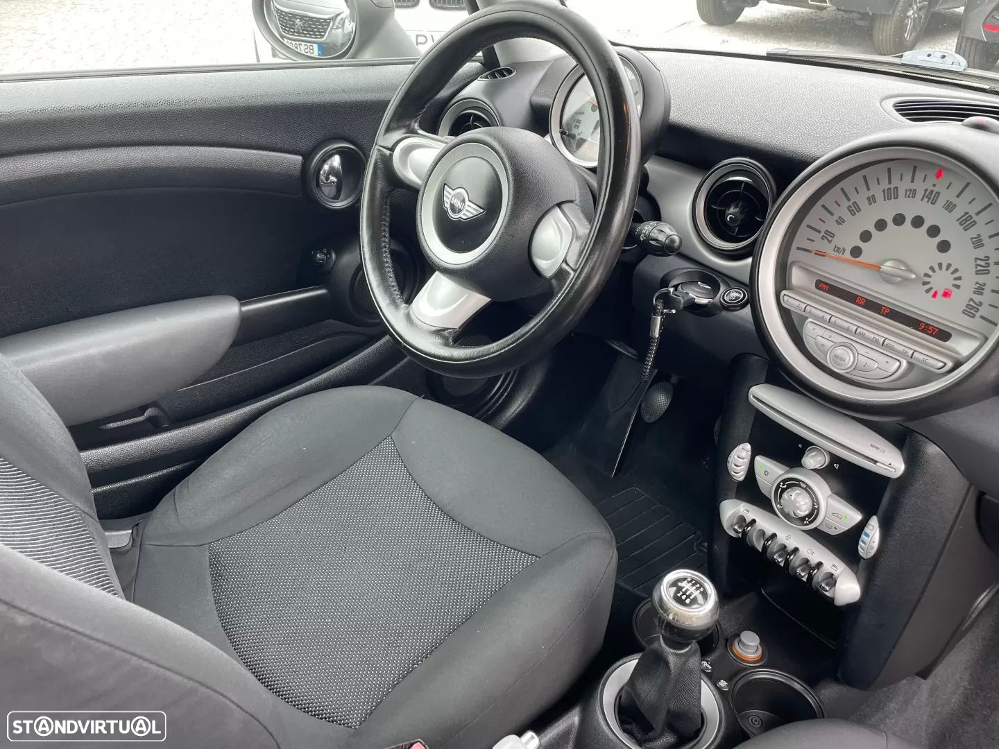 MINI 3 Portas Cooper D - 18