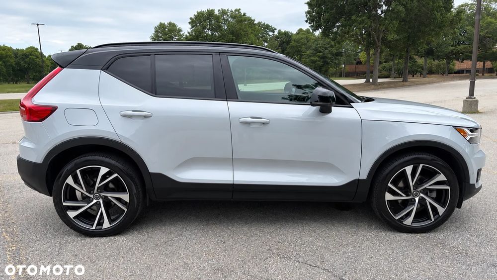 Volvo XC 40 T5 AWD Geartronic R-Design - 3