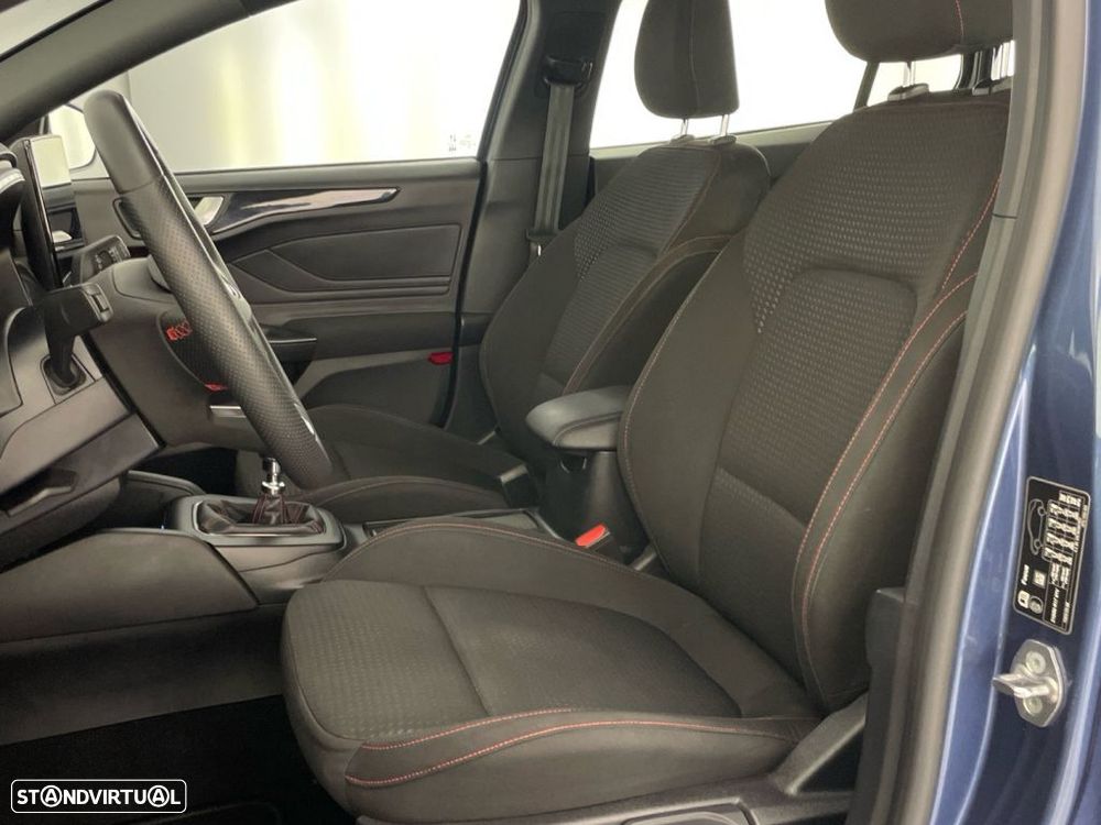 Ford Focus 1.0 EcoBoost MHEV ST-Line - 17