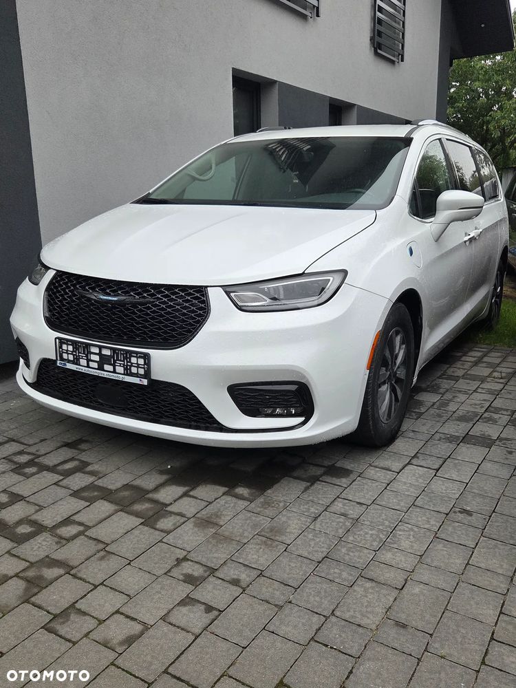 Chrysler Pacifica - 8