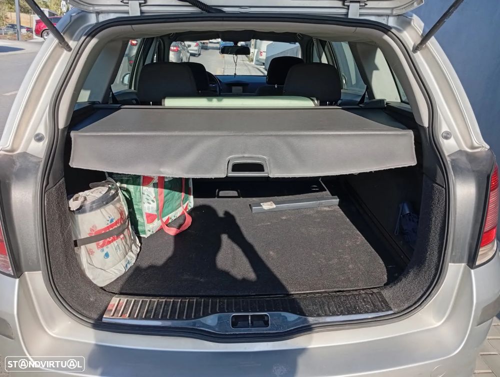 Opel Astra Caravan - 8