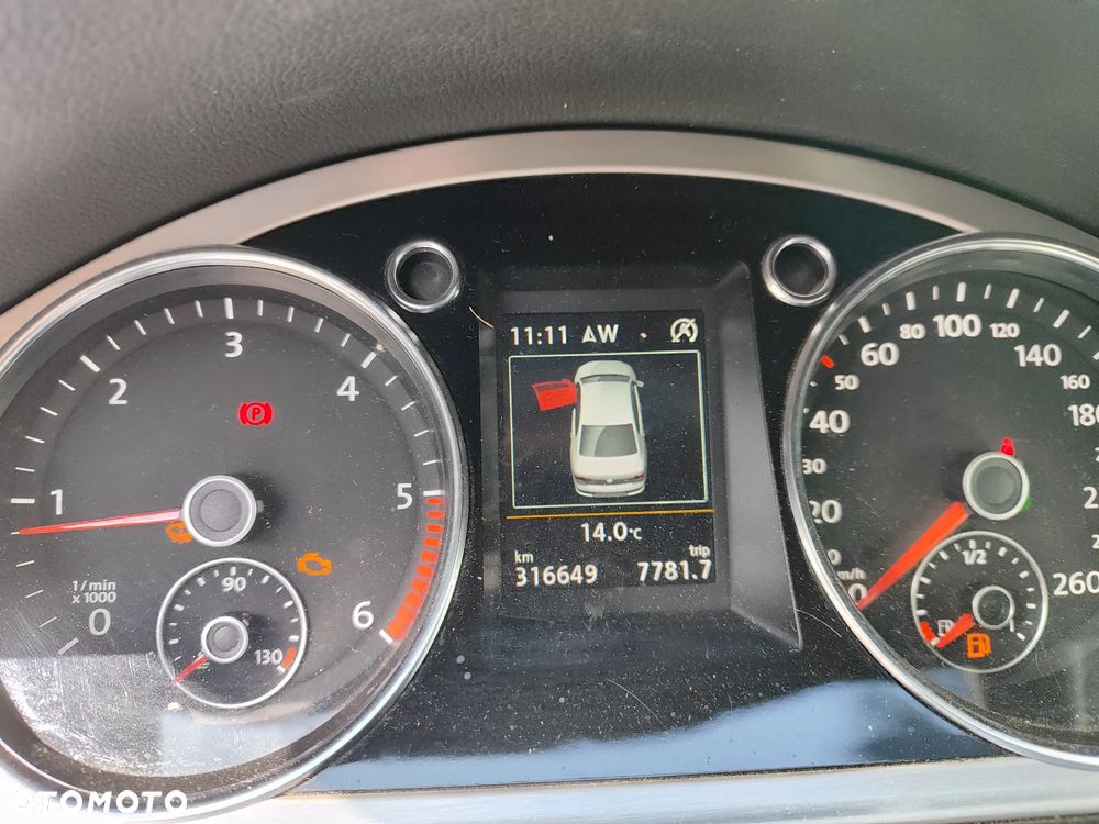 Volkswagen Passat 2.0 TDI Highline R-Style DSG - 10
