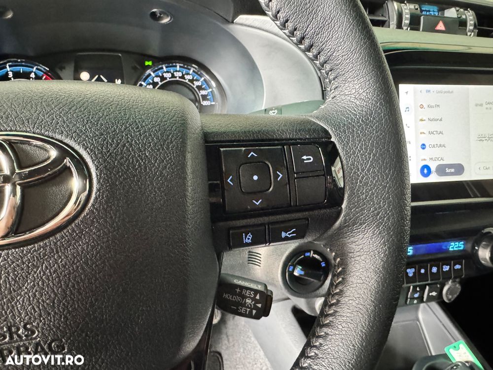 Toyota Hilux 2.8D 204CP 4x4 Double Cab AT MHEV Invincible - 11