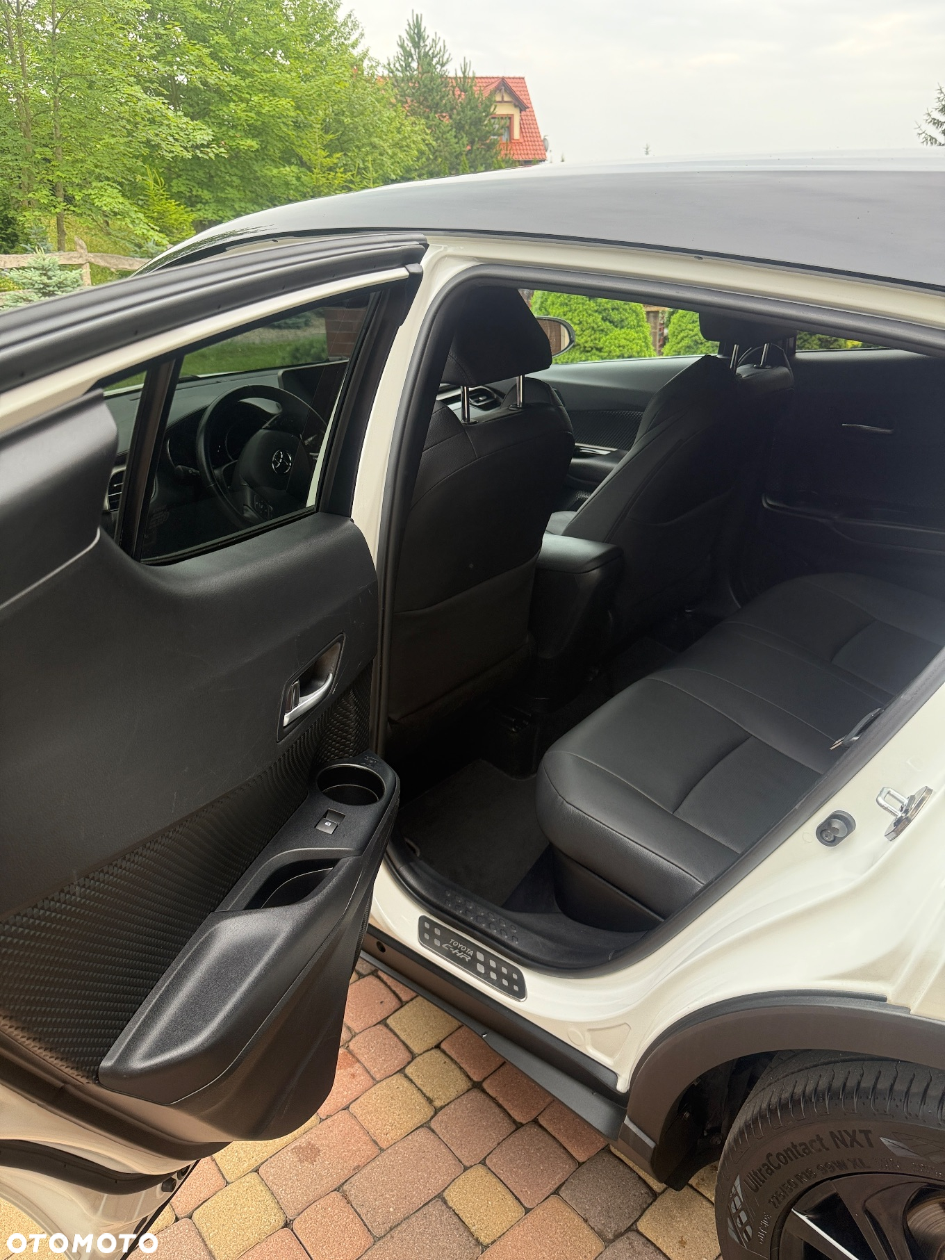 Toyota C-HR Hybrid Style Selection - 28