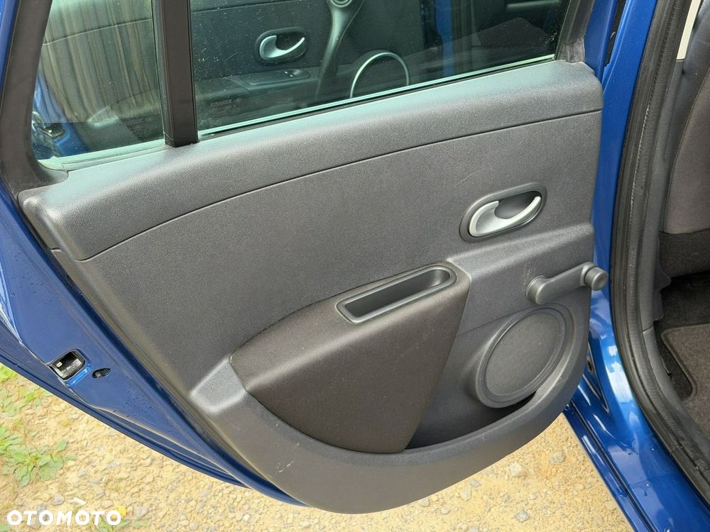 Renault Clio - 17