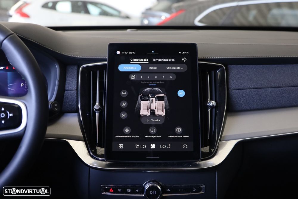Volvo XC 90 T8 AWD Core - 27