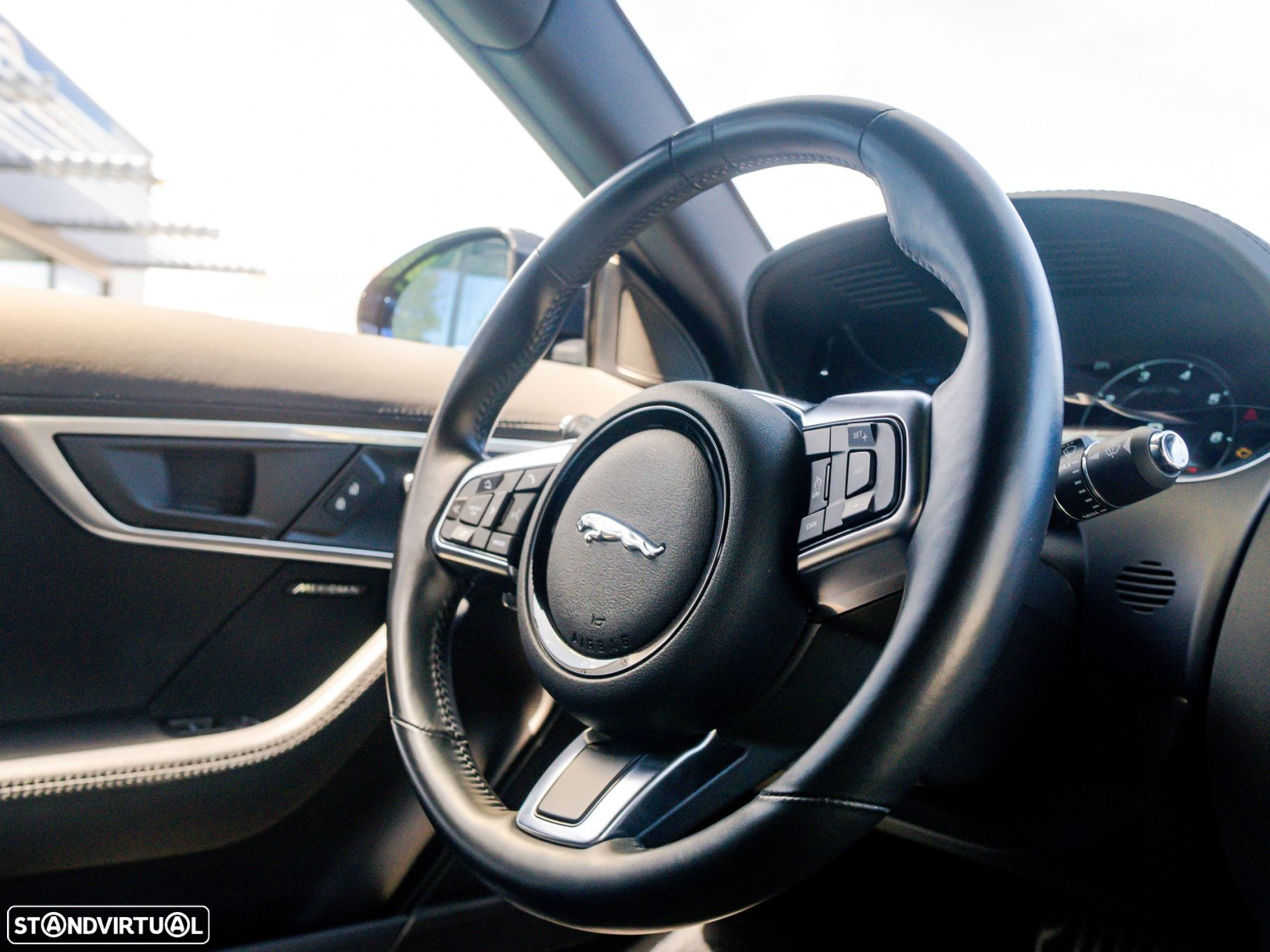 Jaguar F-Type 2.0 i4 R-Dynamic Black - 15