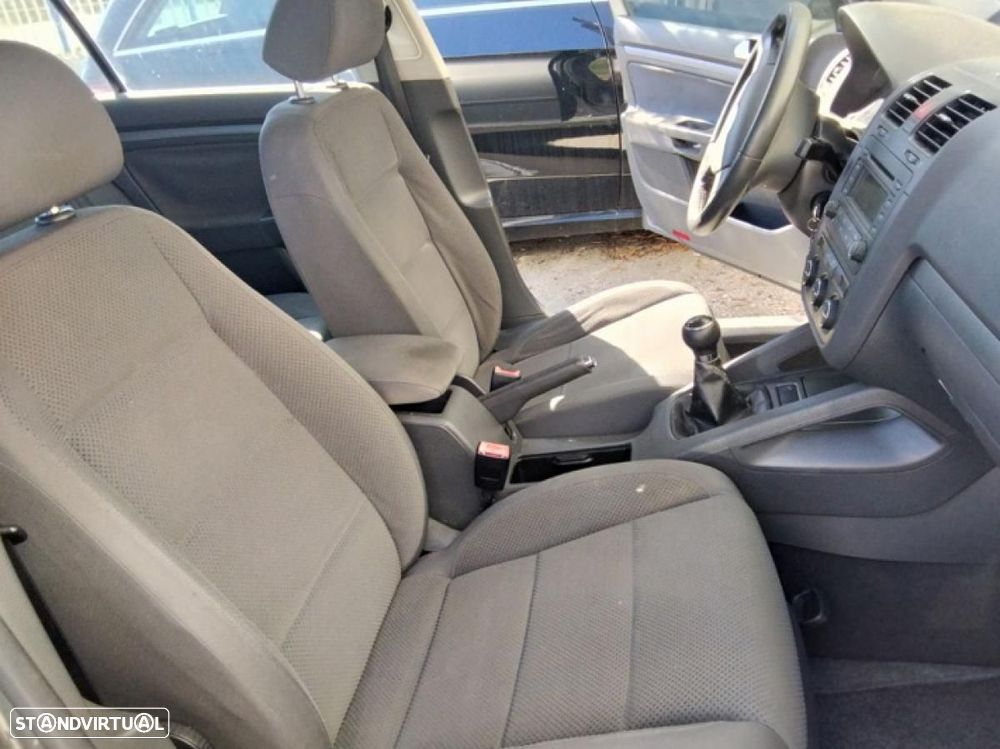 VW Golf - 5