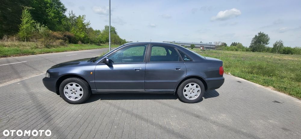 Audi A4 Limousine 1.8 - 6