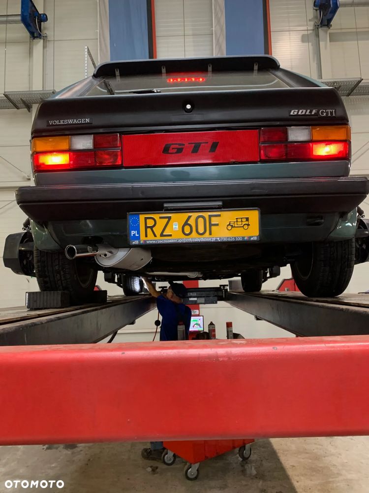 Volkswagen Golf 1.8 GTI - 28