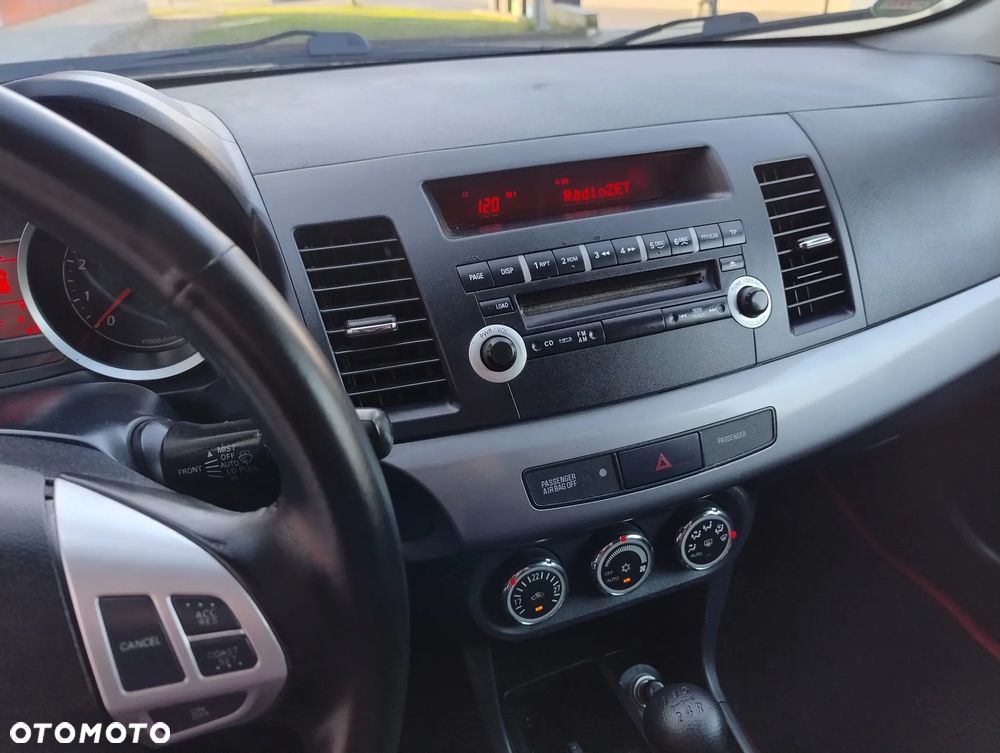 Mitsubishi Lancer 1.8 Intense - 14