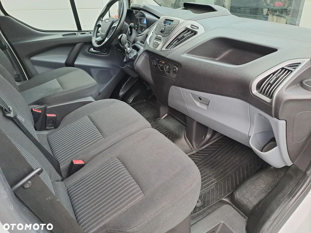 Ford TRANSIT CUSTOM - 19