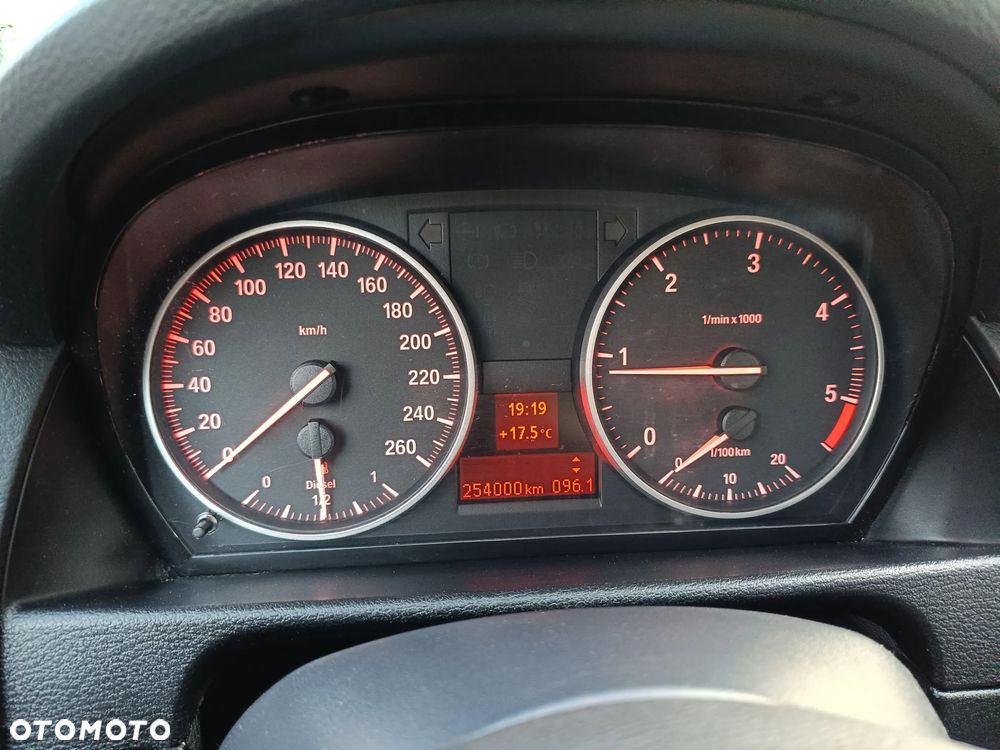 BMW X1 sDrive18d xLine - 8