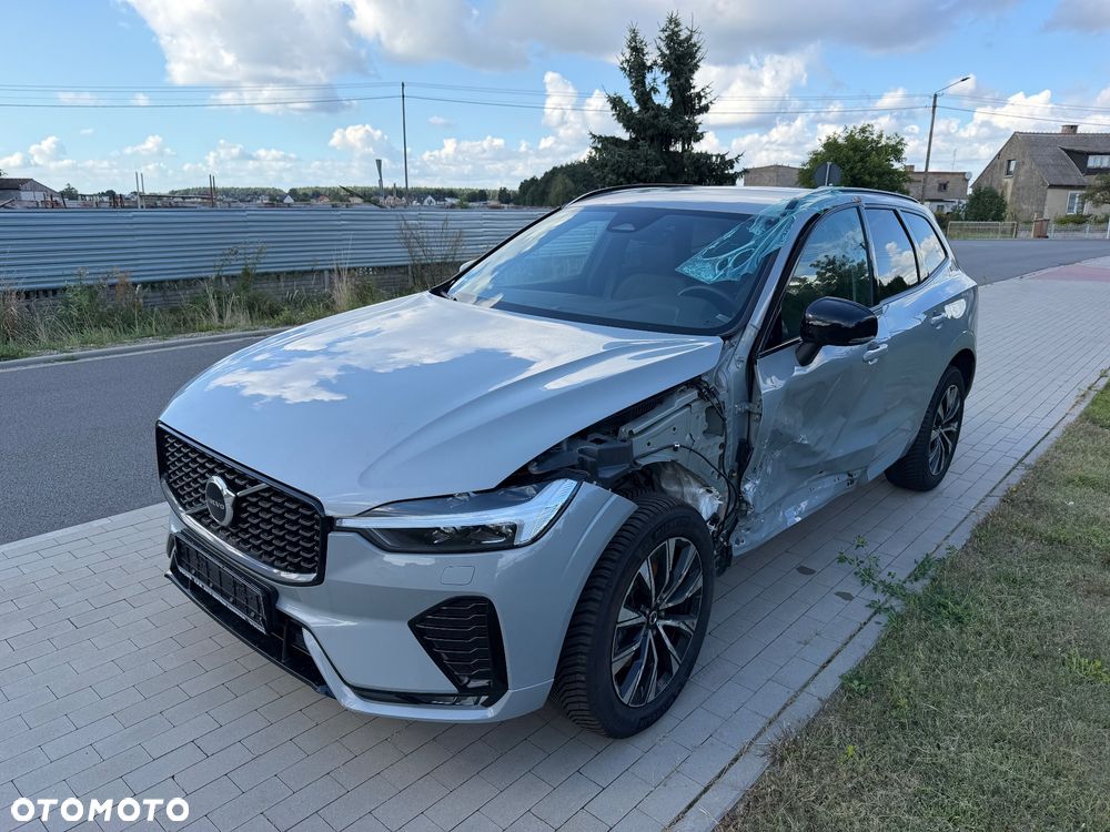 Volvo XC 60 B4 B Plus Dark - 2