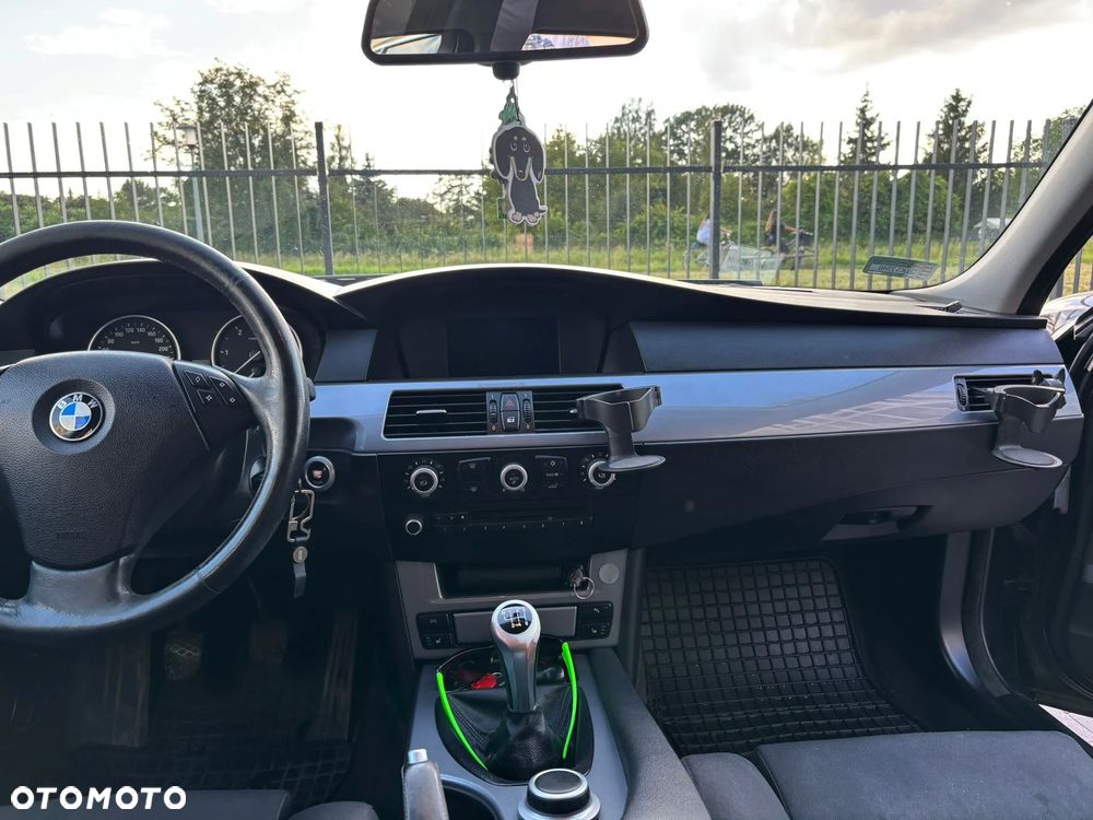 BMW Seria 5 525d - 8
