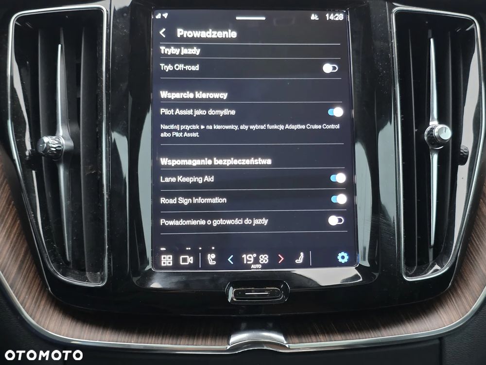 Volvo XC 60 B5 B AWD Plus Bright - 22