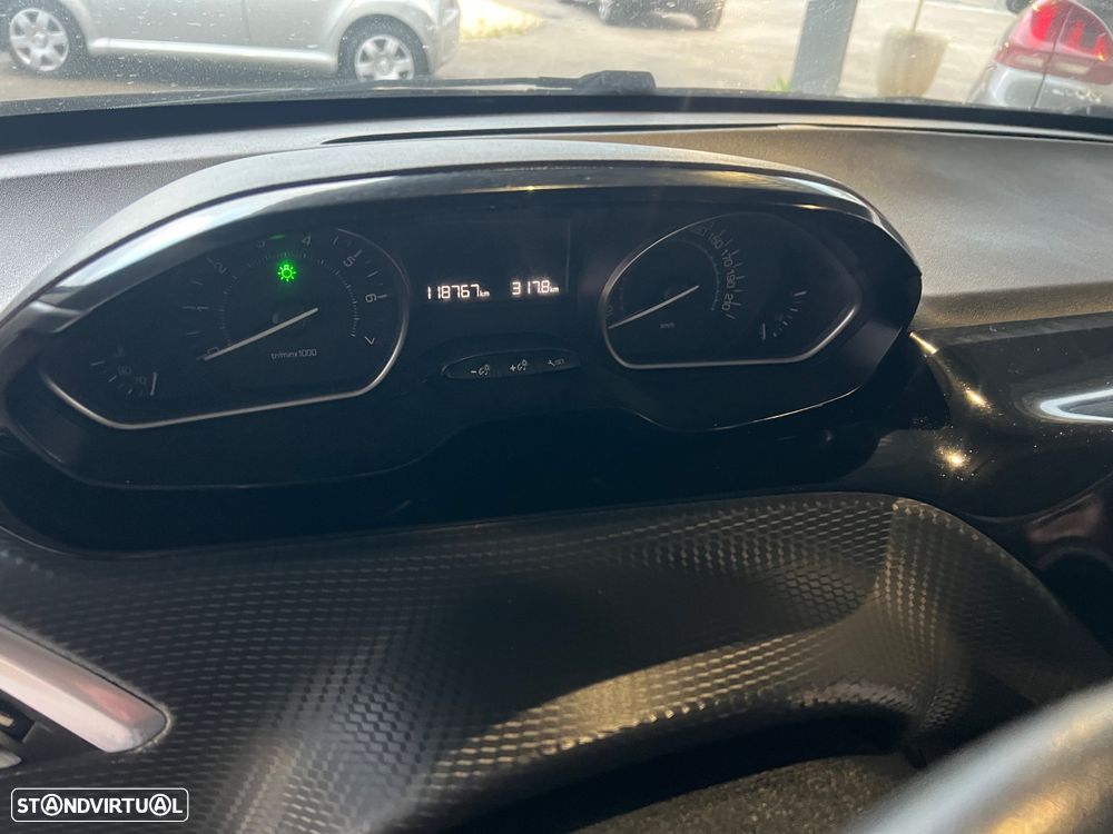 Peugeot 208 1.2 PureTech Style - 30