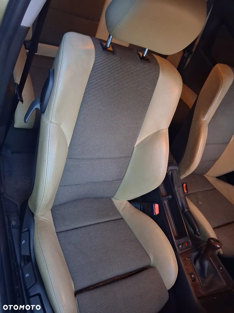 BMW Seria 3 316i - 4