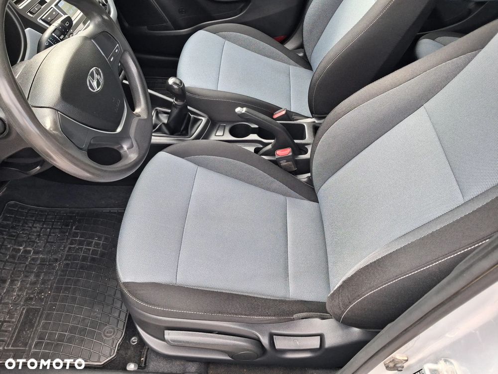 Hyundai i20 blue 1.2 Classic - 7