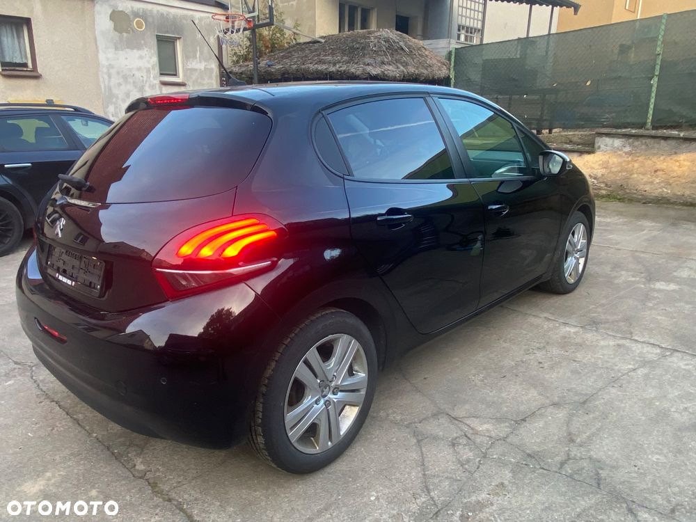 Peugeot 208 - 3