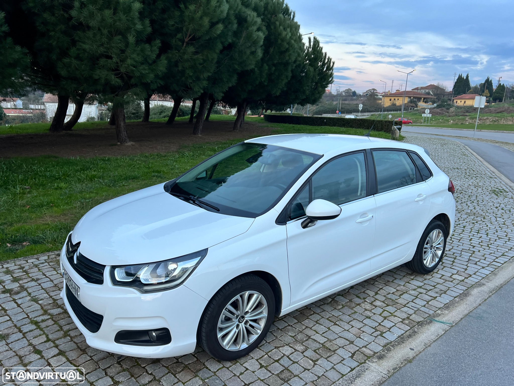 Citroën C4 BlueHDi 100 Stop&Start 86g Selection - 32