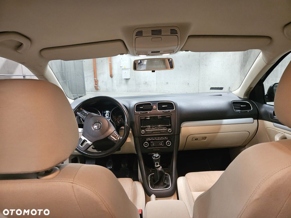 Volkswagen Golf - 6